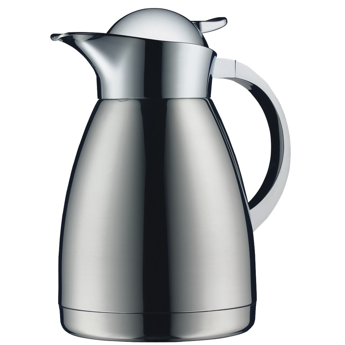 Das Bild zeigt eine glänzende Thermoskanne aus Edelstahl mit einem schlanken, bauchigen Design. Sie hat einen gebogenen Griff und einen spitzen Ausguss. Der Deckel ist kugelförmig und passt farblich zum restlichen Design.
