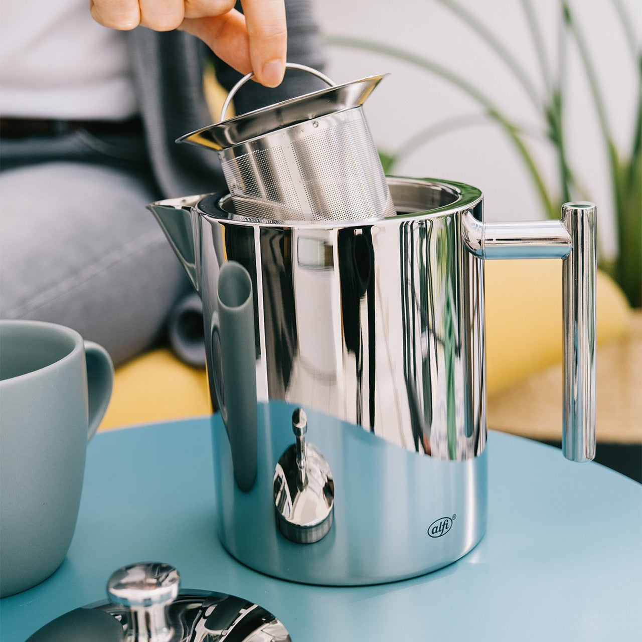 TEA POT