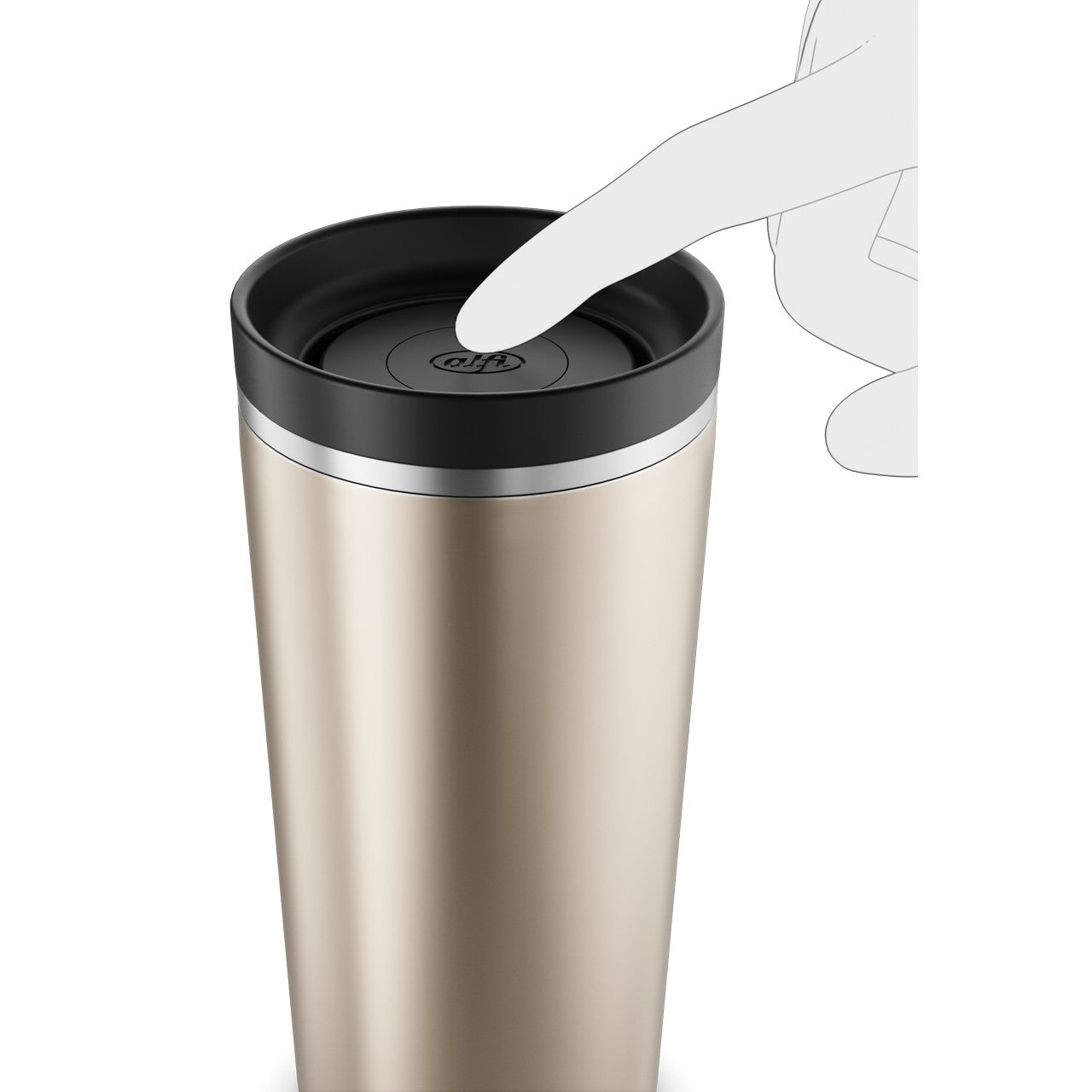 Auf dem Bild sieht man einen schlanken, goldfarbenen Thermobecher mit einem schwarzen Deckel. Eine gezeichnete Hand zeigt darauf, wie der Deckel durch Drücken geöffnet wird. Der Fokus liegt auf der Funktionalität des Bechers.