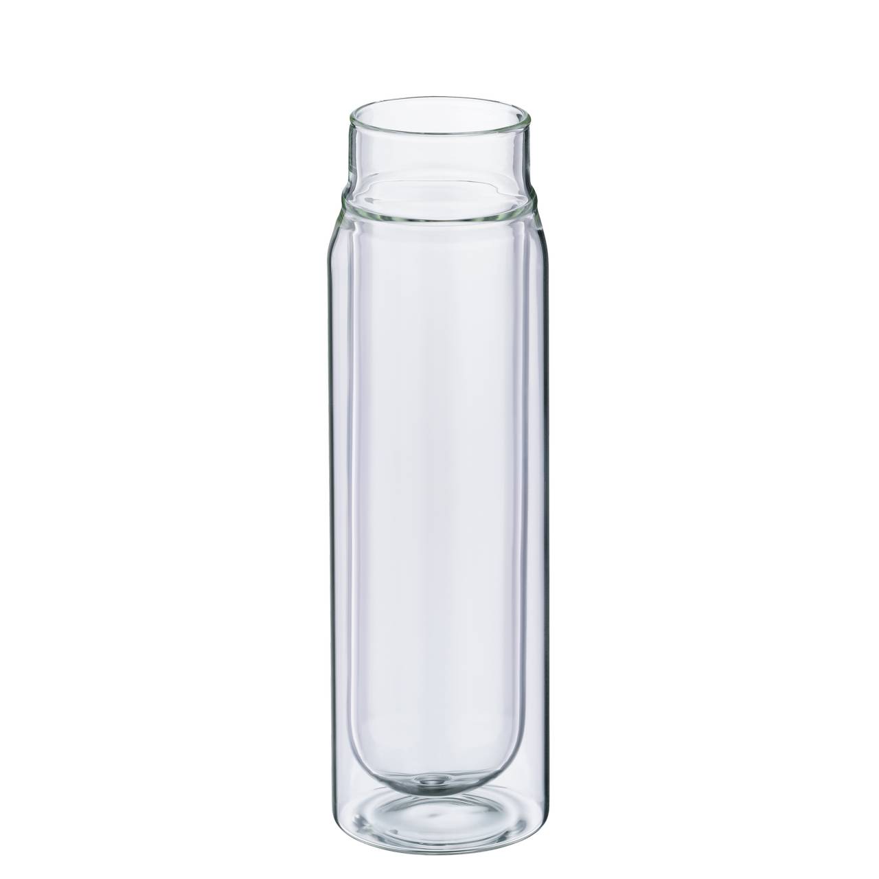 Auf dem Bild ist ein schlankes, transparentes Glas ohne sichtbare Inhalte zu sehen. Es hat eine relativ hohe, zylindrische Form und steht aufrecht. Das Glas könnte für Getränke genutzt werden.