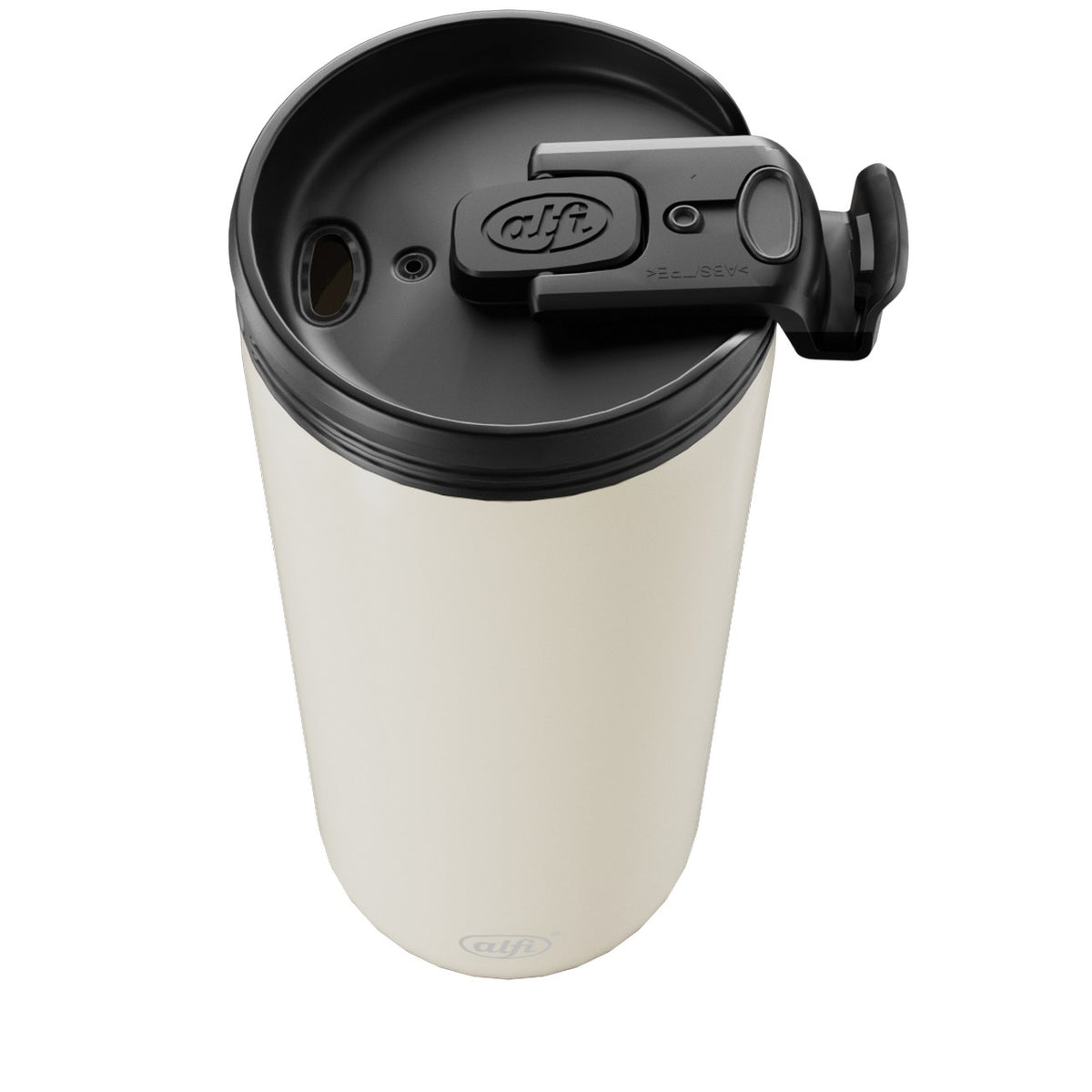 Das Bild zeigt einen weißen Thermobecher mit einem schwarzen Deckel, der einen klappbaren Verschluss hat. Der Becher ist aufrecht positioniert und von oben fotografiert, so dass der Verschluss deutlich zu erkennen ist.
